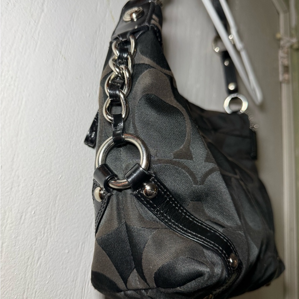 Vintage Coach Carly Black Shoulder Bag with Signature Pattern - Picture 9 of 13
